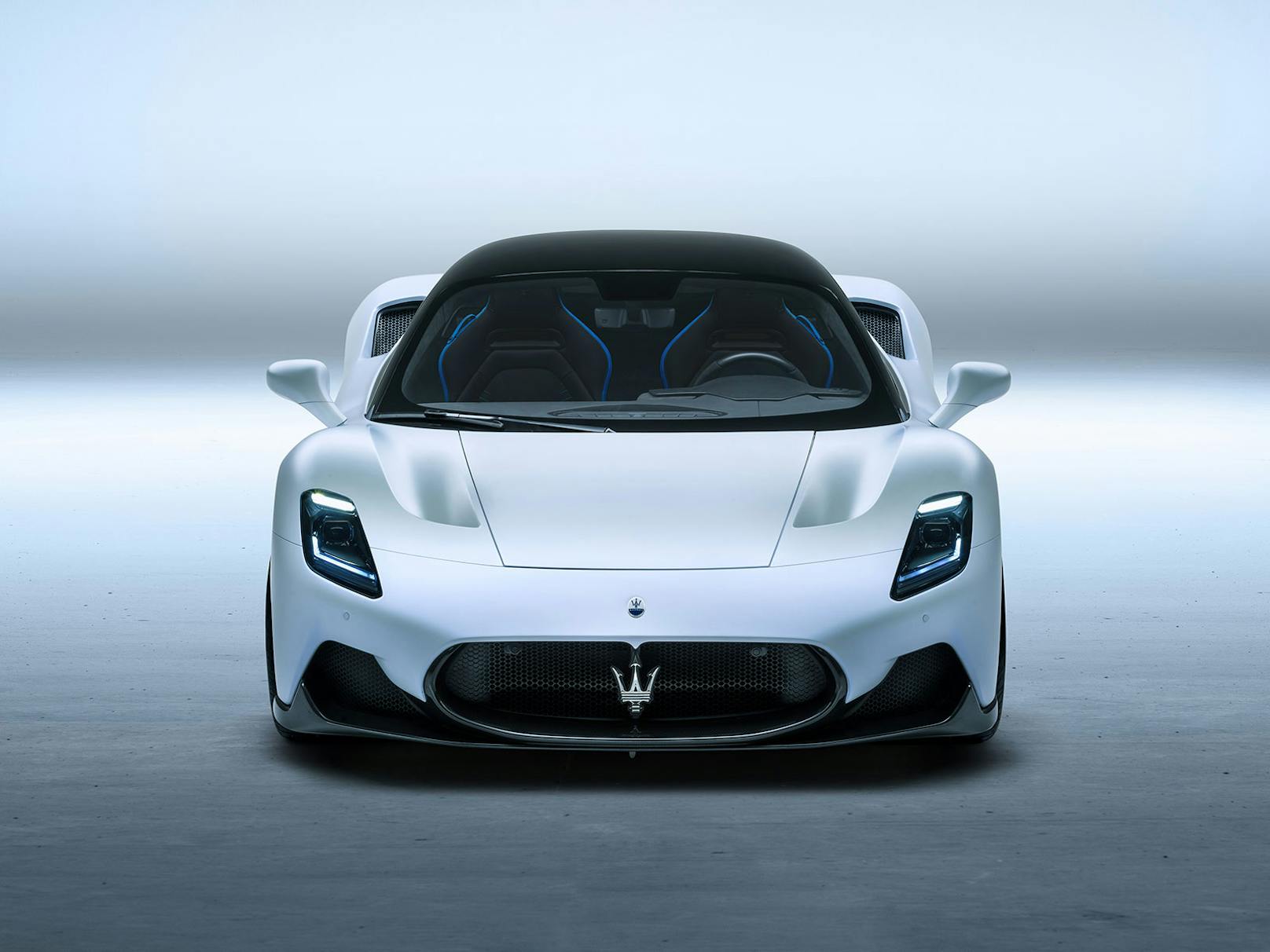 Typischer Maserati-Kühlergrill aber sonst neues Design