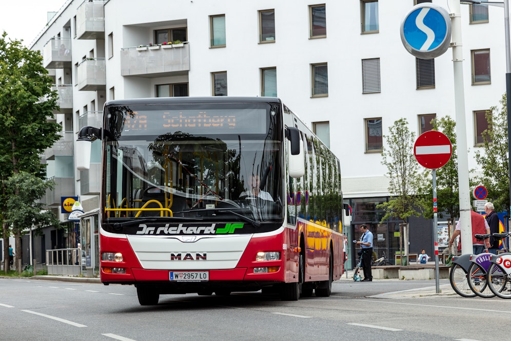 Seit 26 Jahren wird nach einer Verlängerungsroute für den 42A gesucht. Nun unternimmt der Vorsitzende der SPÖ Währing Andreas Höferl einen neuen Anlauf.