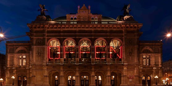 "Offen" – auf der Fassade der Wiener Staatsoper zu lesen. Doch droht jetzt, nur knapp zwei Wochen später, eine erneute Schließung?