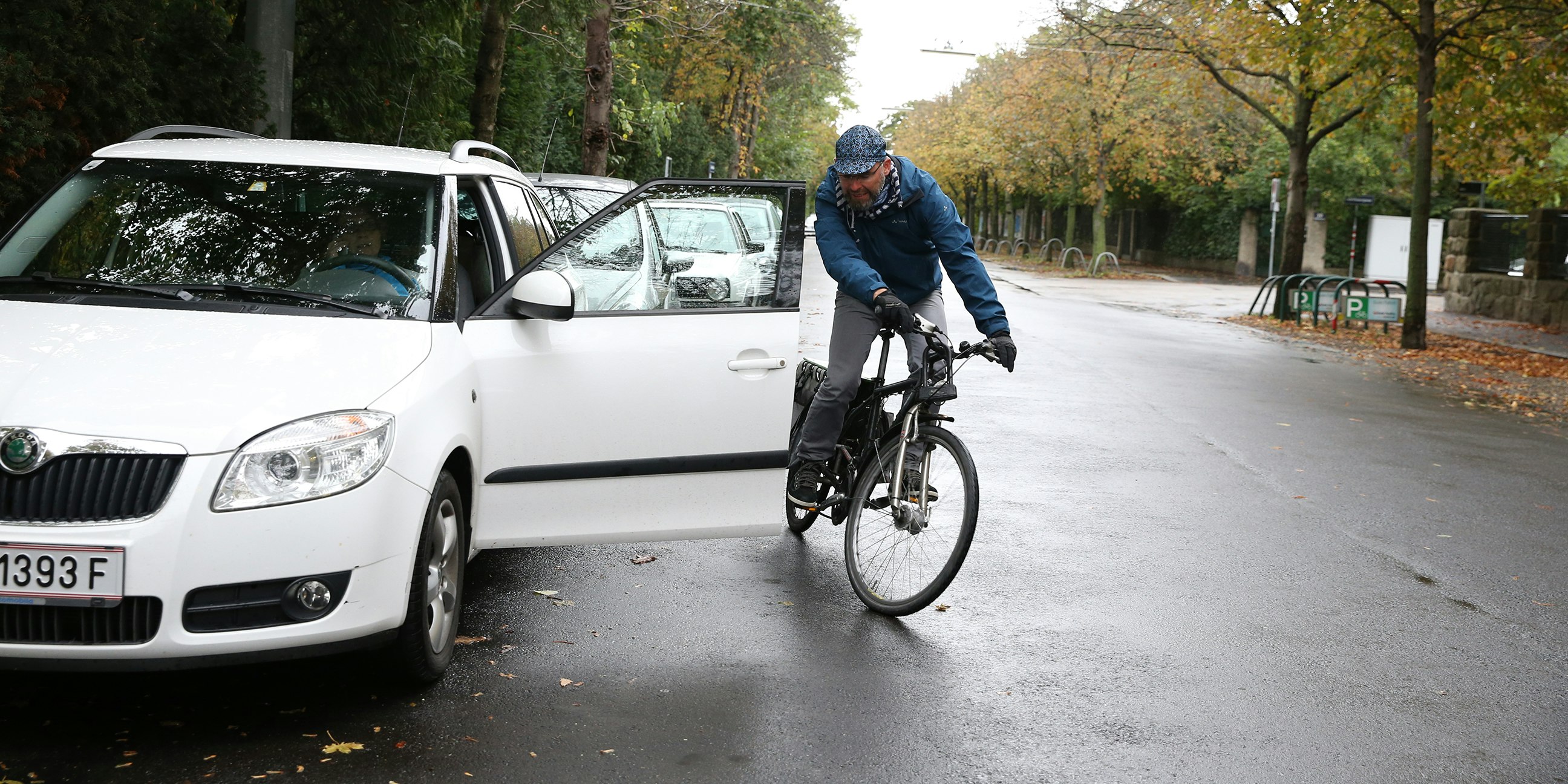 Plötzlich aufgerissene Türen sind gefährlich für Radfahrer.