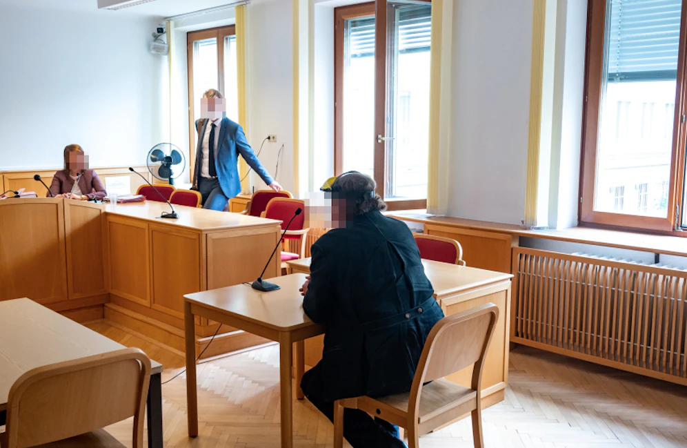 Der Arzt soll Gesundheitsminister Rudolf Anschober auf Facebook beleidigt haben.