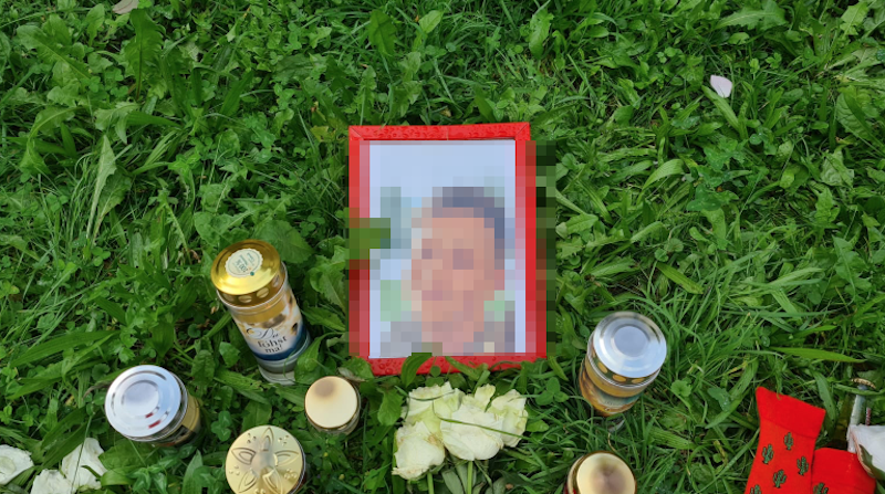 Auch ein Foto des Toten wurde an der Stelle abgelegt.