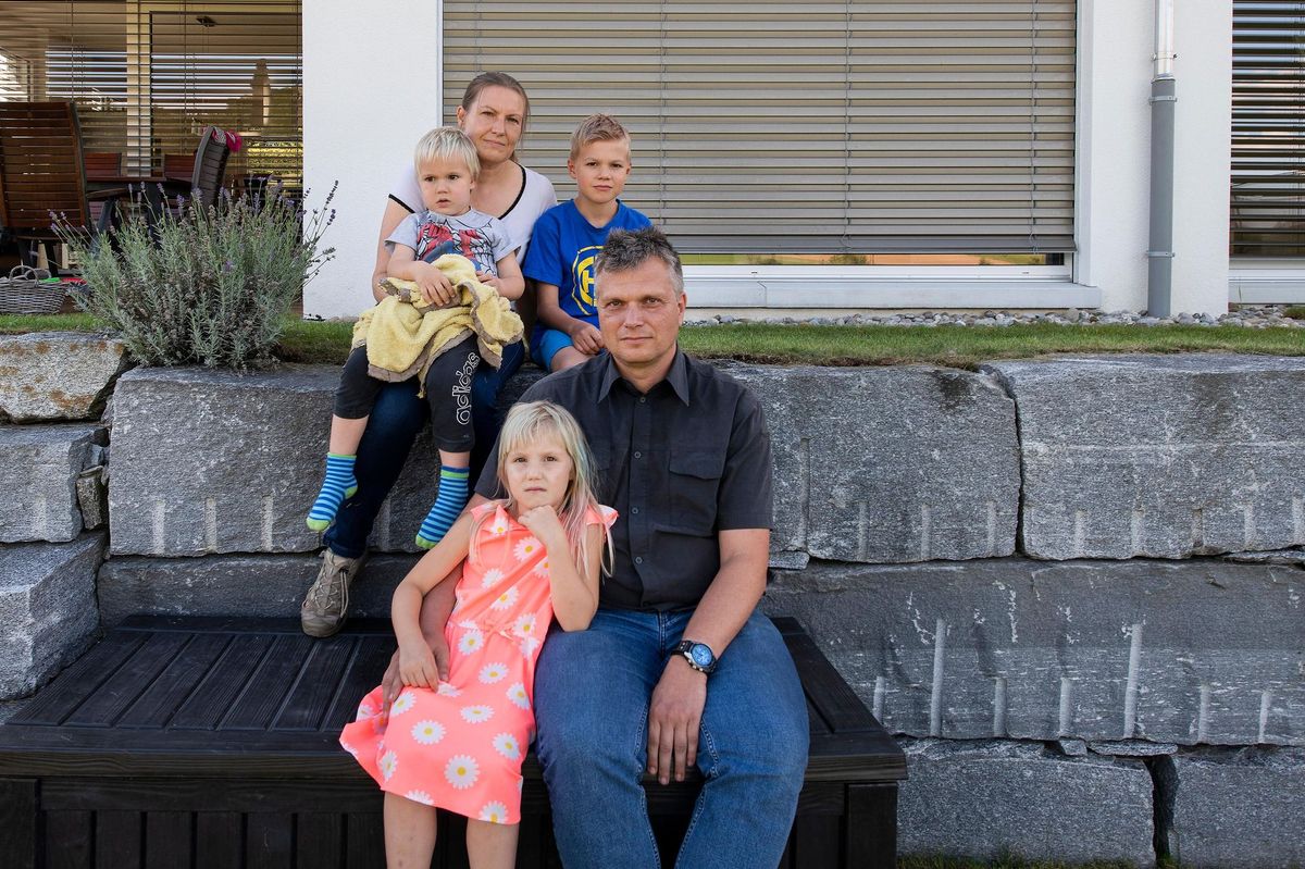 Der älteste Sohn Leon starb mit acht Jahren: Die Familie Pasanen ist mittlerweile aus Flaach weggezogen.