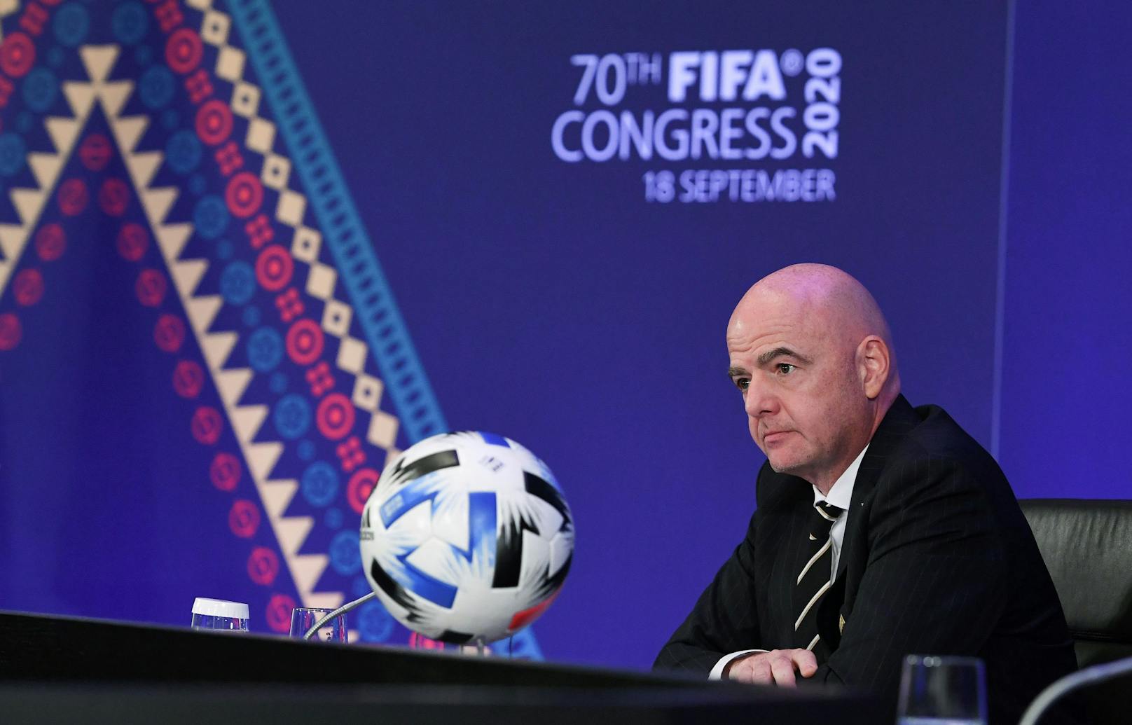 FIFA-Boss Gianni Infantino muss einen Verlust von 800 Millionen Dollar verkraften. 