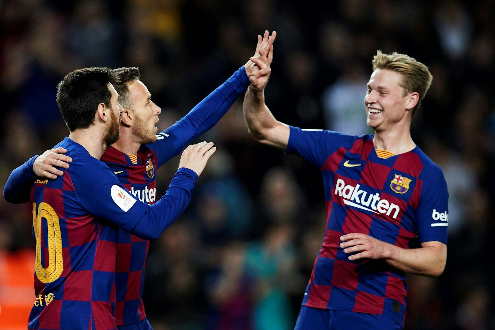 Frenkie de Jong berichtet vom Messi-Chaos bei Barca. 