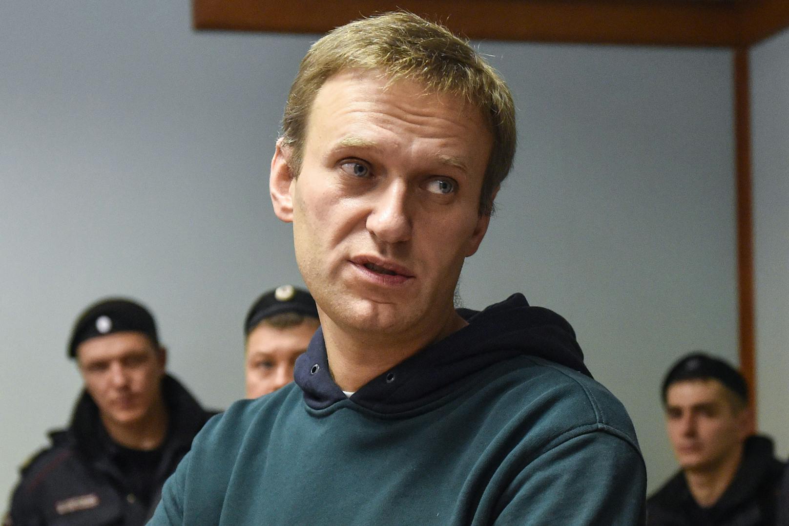 Alexej Nawalny: Der vergiftete&nbsp;Oppositionspolitiker ist aus dem Koma erwacht.