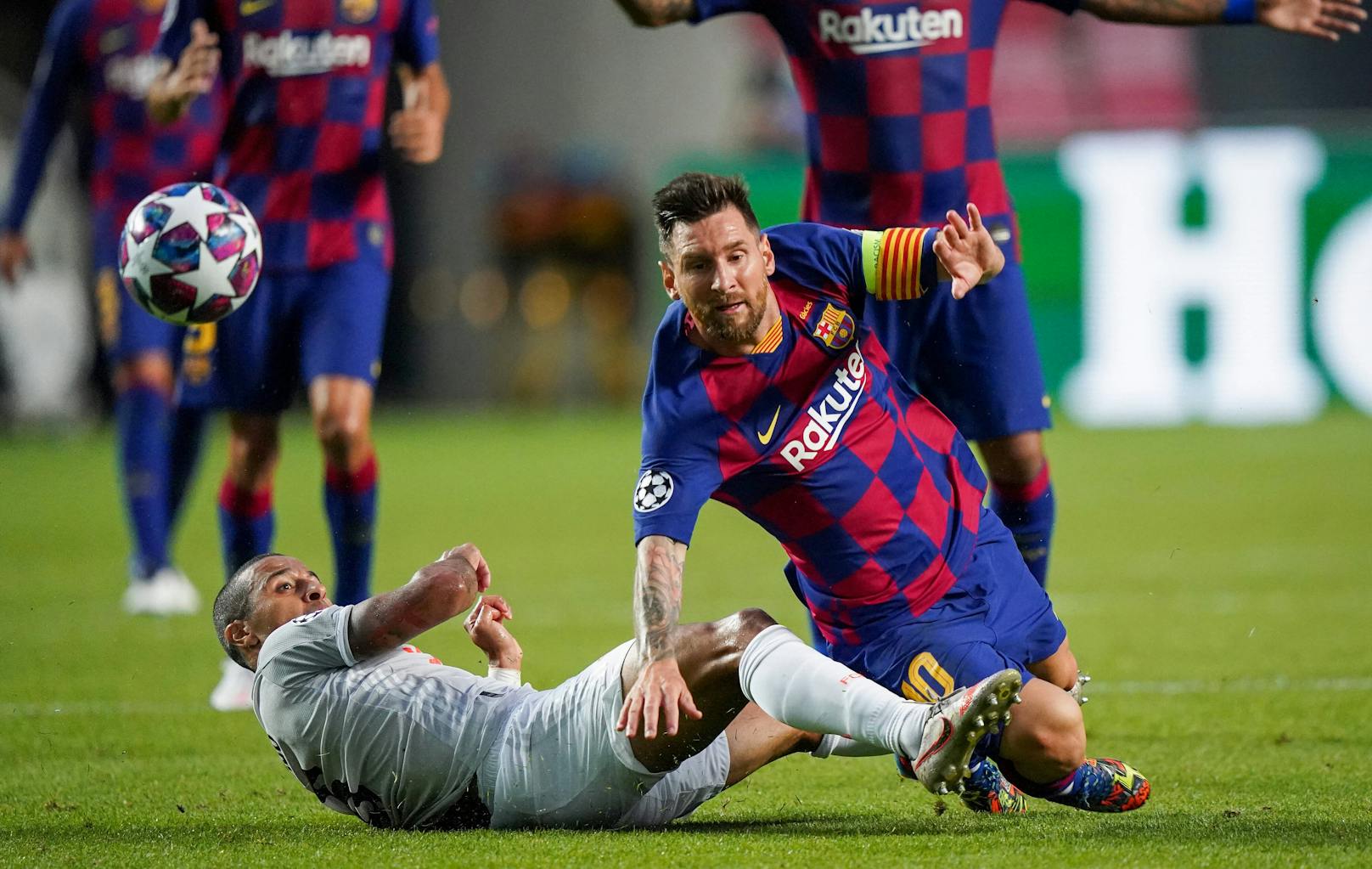 Und auch Barcelona kam zu Fall. Und wie. Wegen der Coronavirus-Pandemie wurde die Champions League im August 2020 per Mini-Turnier in Lissabon entschieden. Im Viertelfinale zerlegten die Bayern Messi und Co. mit 8:2.