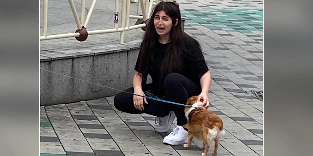 Wer kennt diese junge Frau?