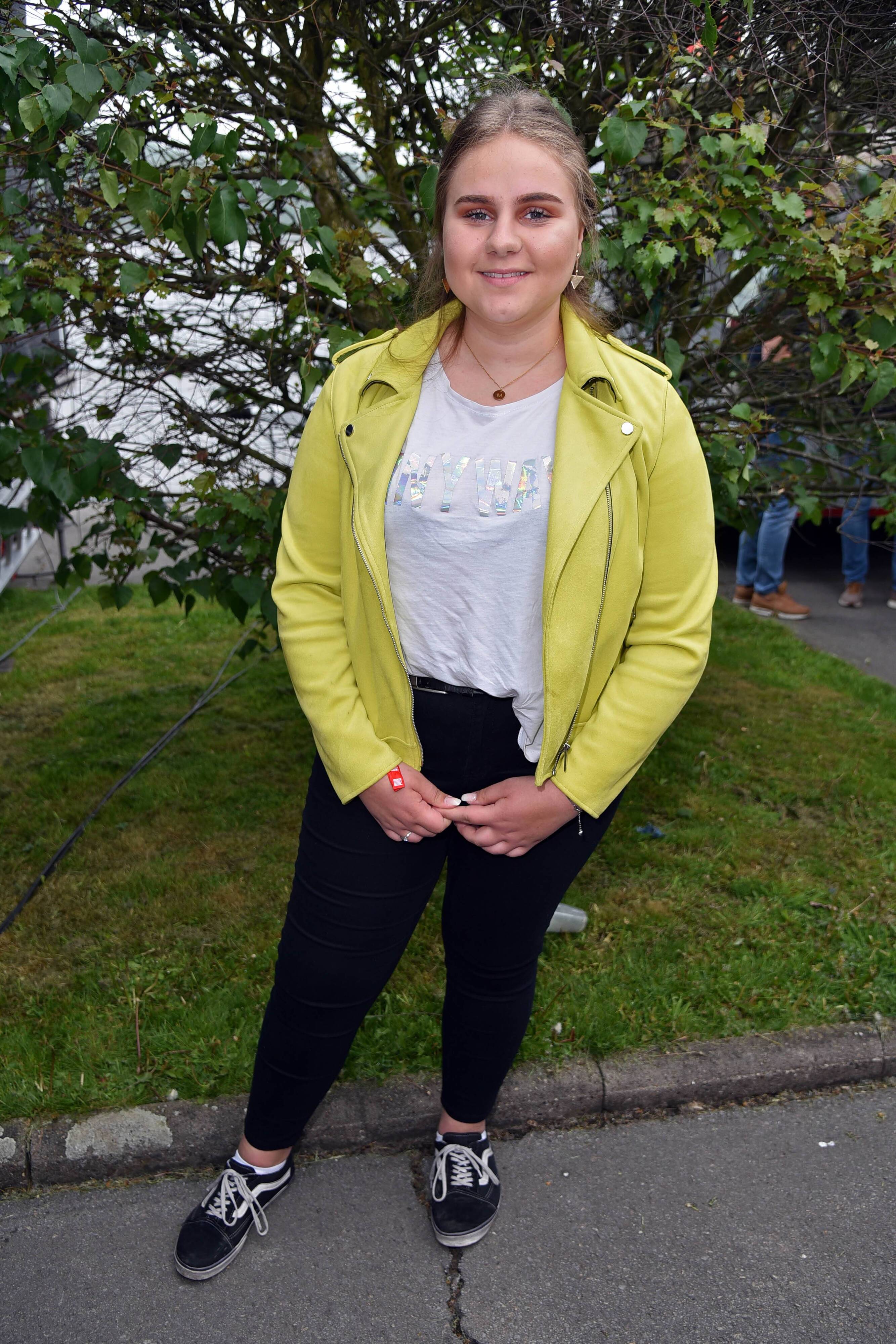 <strong>Estefania Wollny</strong> möchte am liebsten auf ihre Schutzmaske verzichten, weil sie davon Hautunreinheiten bekommt.