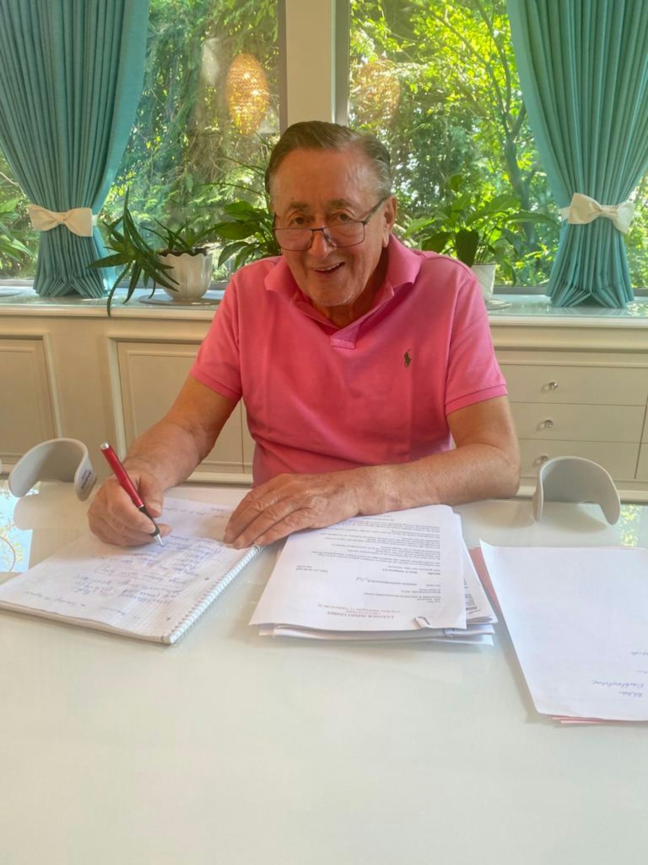 Heute.at - Lugner feiert wieder - nur Zebra gibt ihm einen Korb