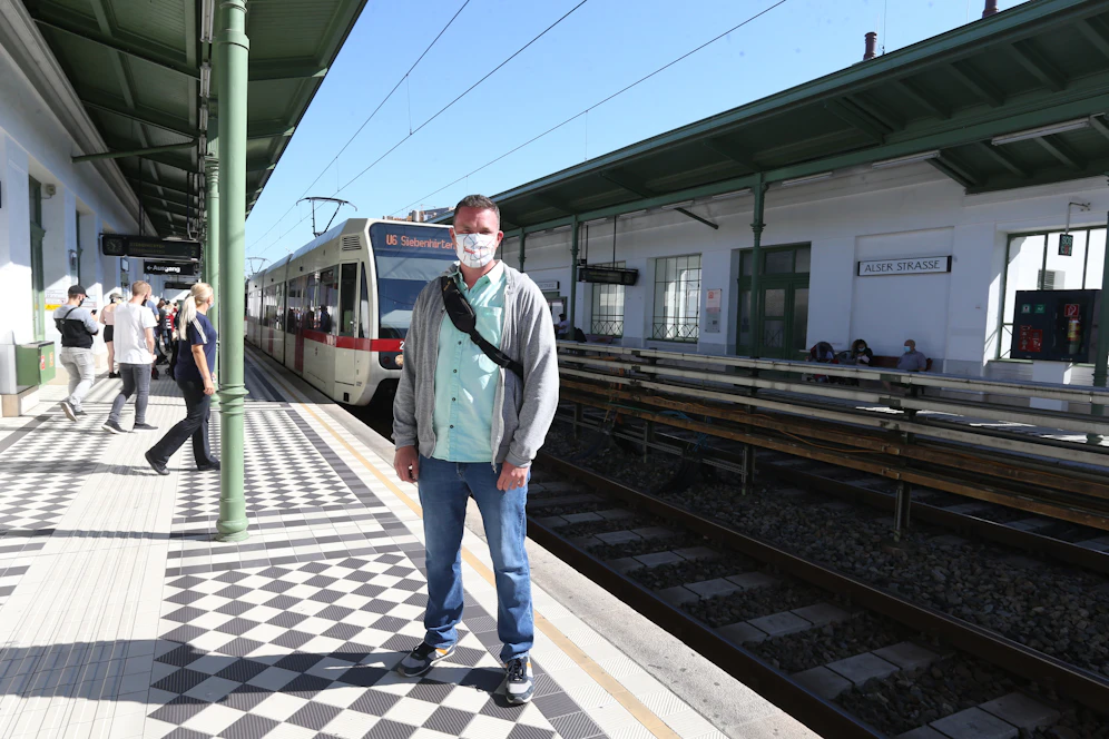 Alexander (37) ist seit neun Jahren Kontrolleur bei der Wiener Linien.