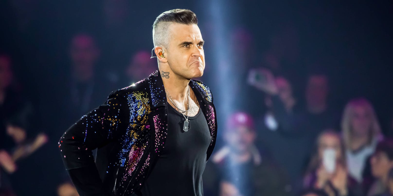 Robbie Williams scherzte bei einem Konzert über sein nicht vorhandenes Sexleben.