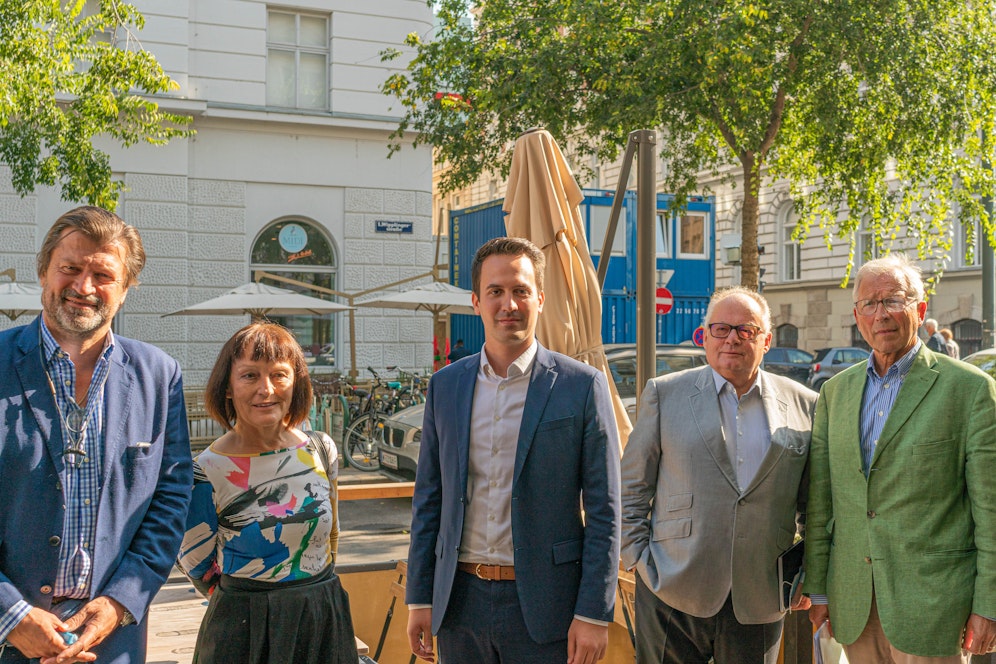 Martin Rohla (Goodshares), Irmgard Kischko (Lobby 16), Christoph Wiederkehr (Neos Wien), Christian Konrad und Ferry Maier (Allianz.Menschen.Würde.Österreich).