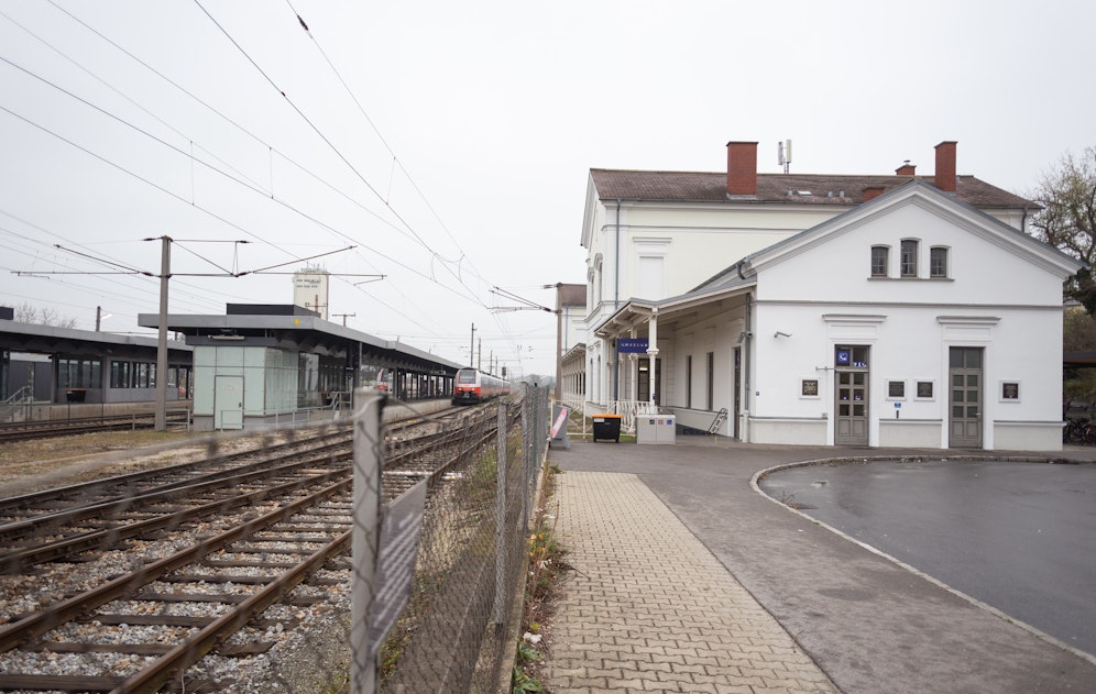 Übergriffe sollen sich nahe des Bahnhofs ereignet haben.