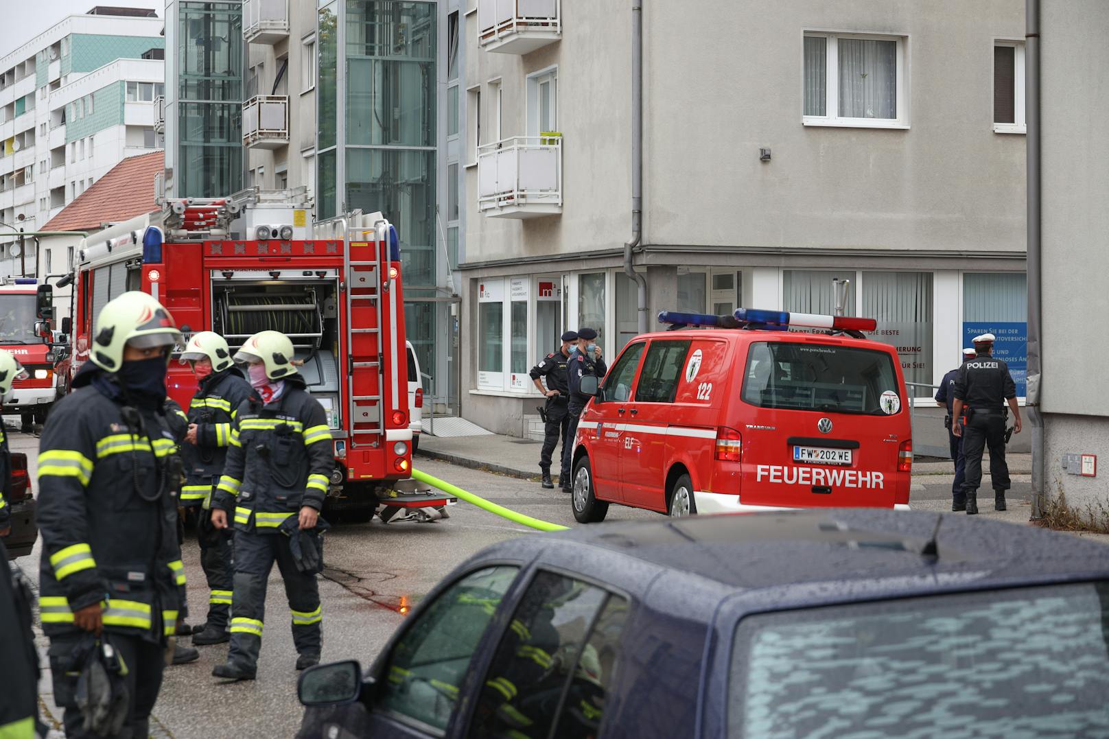 24 Mann der Feuerwehr Wels standen im Einsatz.