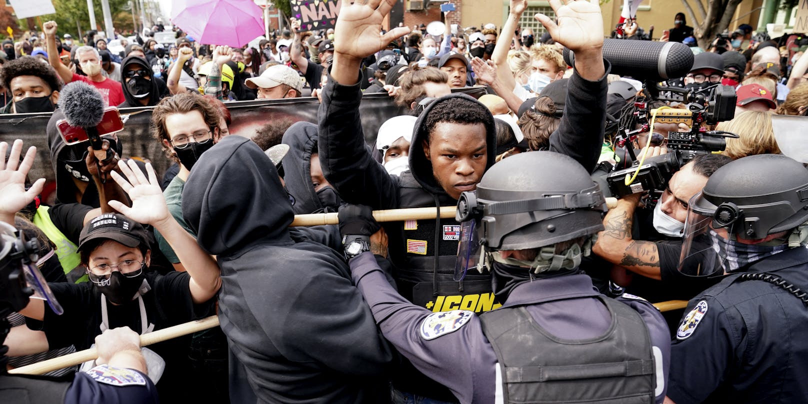 In Louisville kam es in der Nacht zu Zusammenstößen zwischen Polizei und Demonstranten.