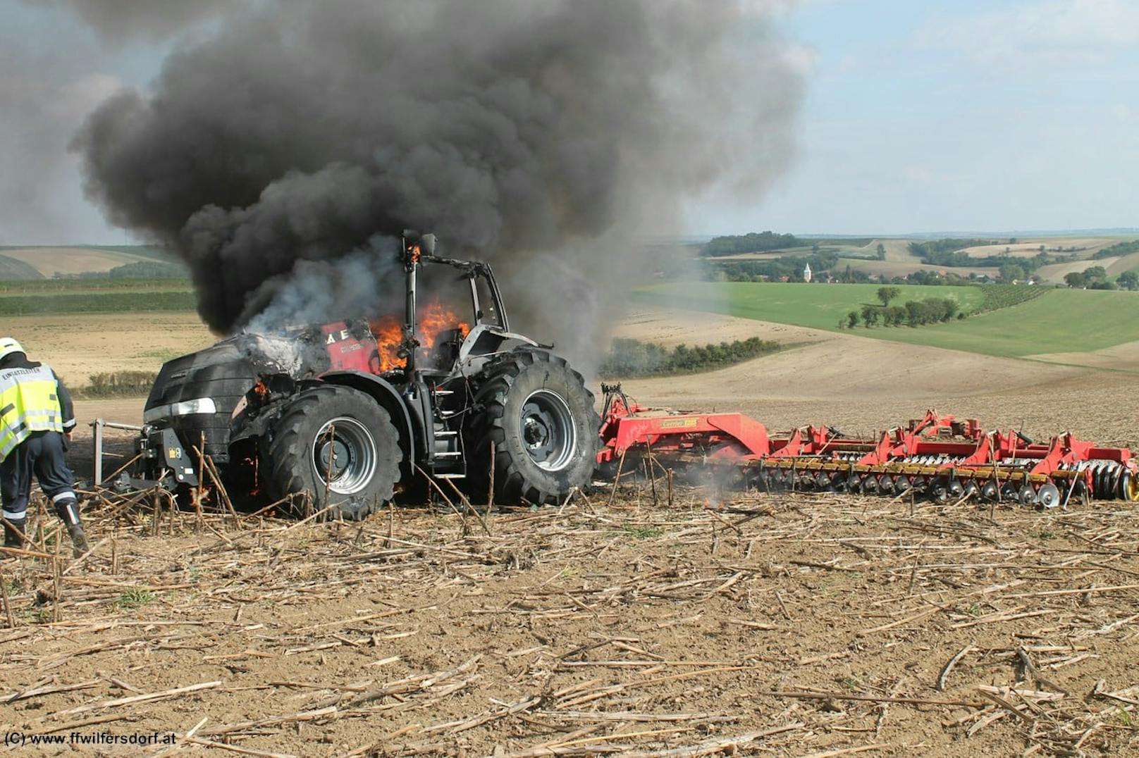 Die Feuerwehr im Löscheinsatz.