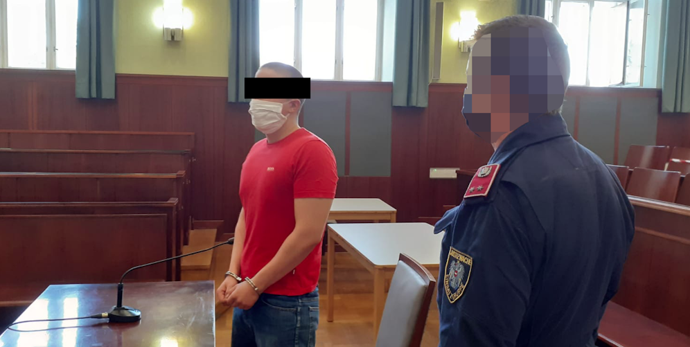 Tankstellen überfallen: Angeklagter stand in Wr. Neustadt vor Gericht.