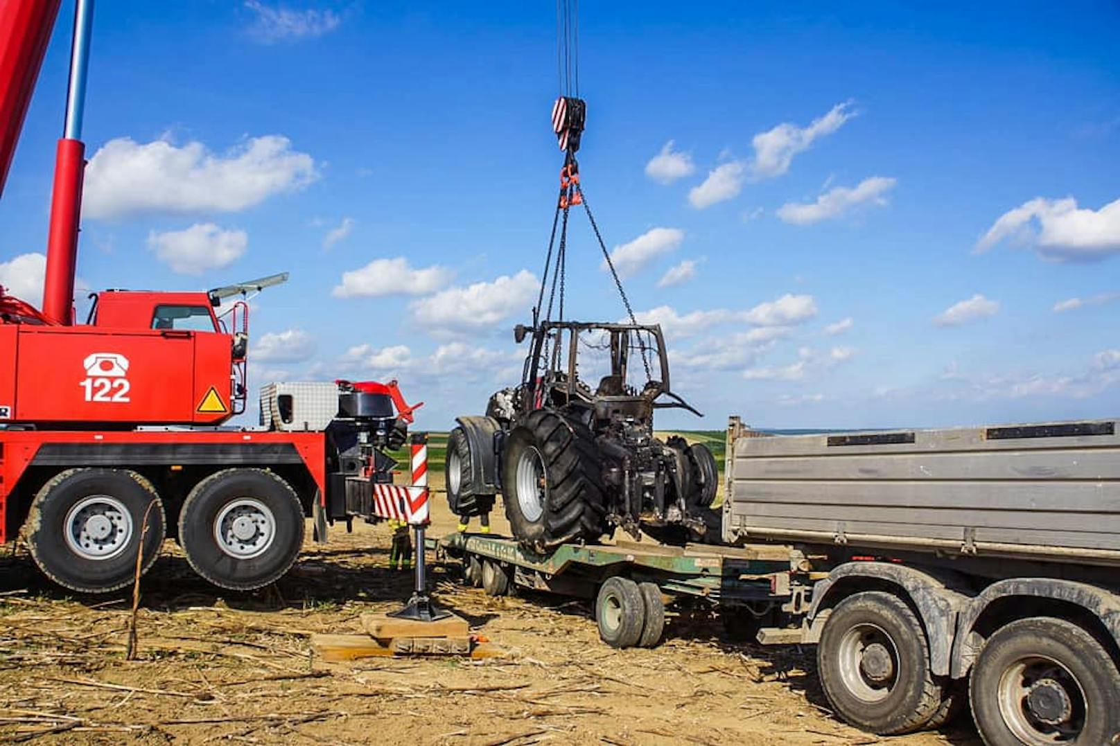 Die Feuerwehr im Löscheinsatz.