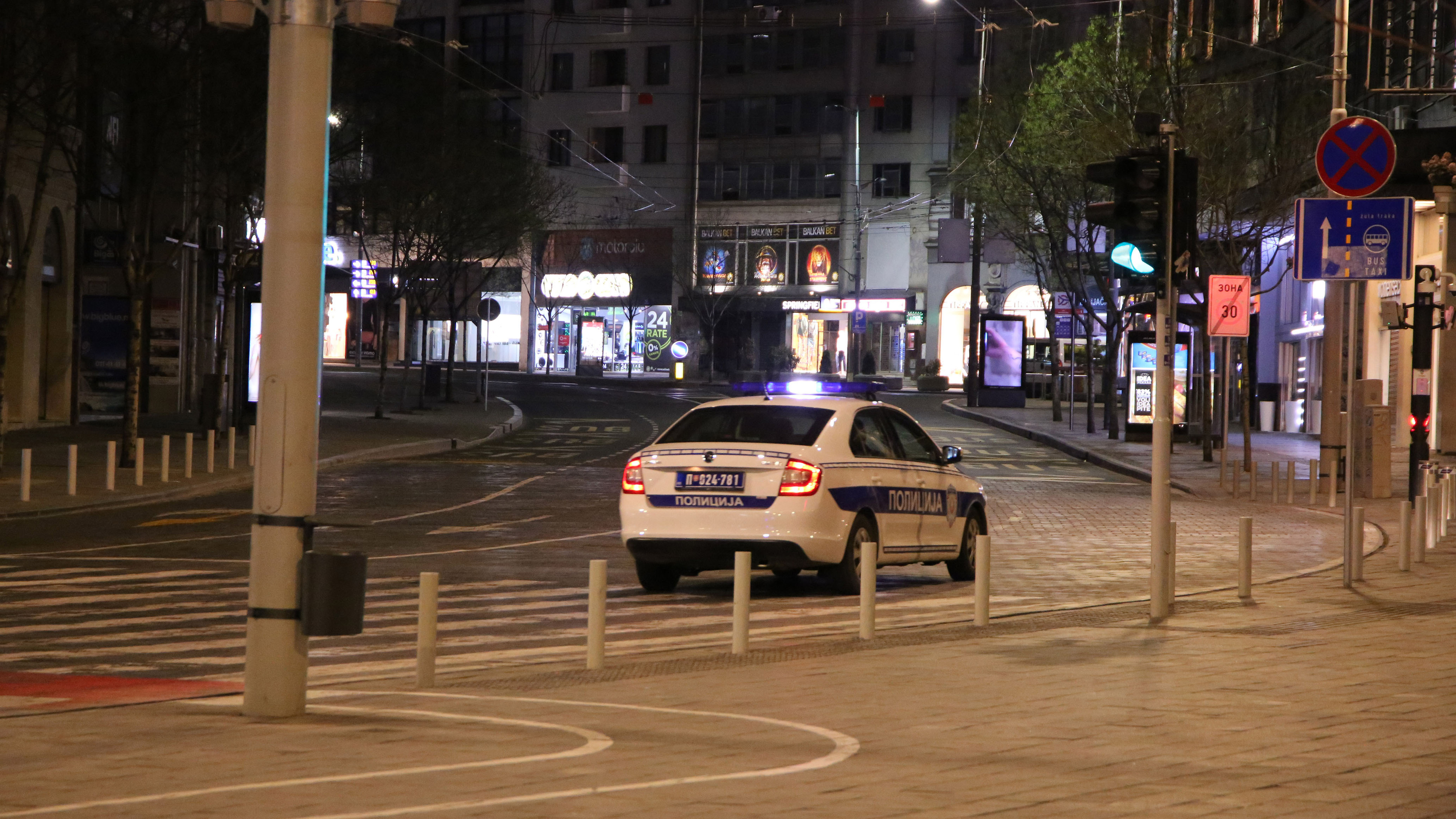 Die Polizei nahm den Mann fest. Er wollte sich das Leben nach der blutigen Tat nehmen. <br>