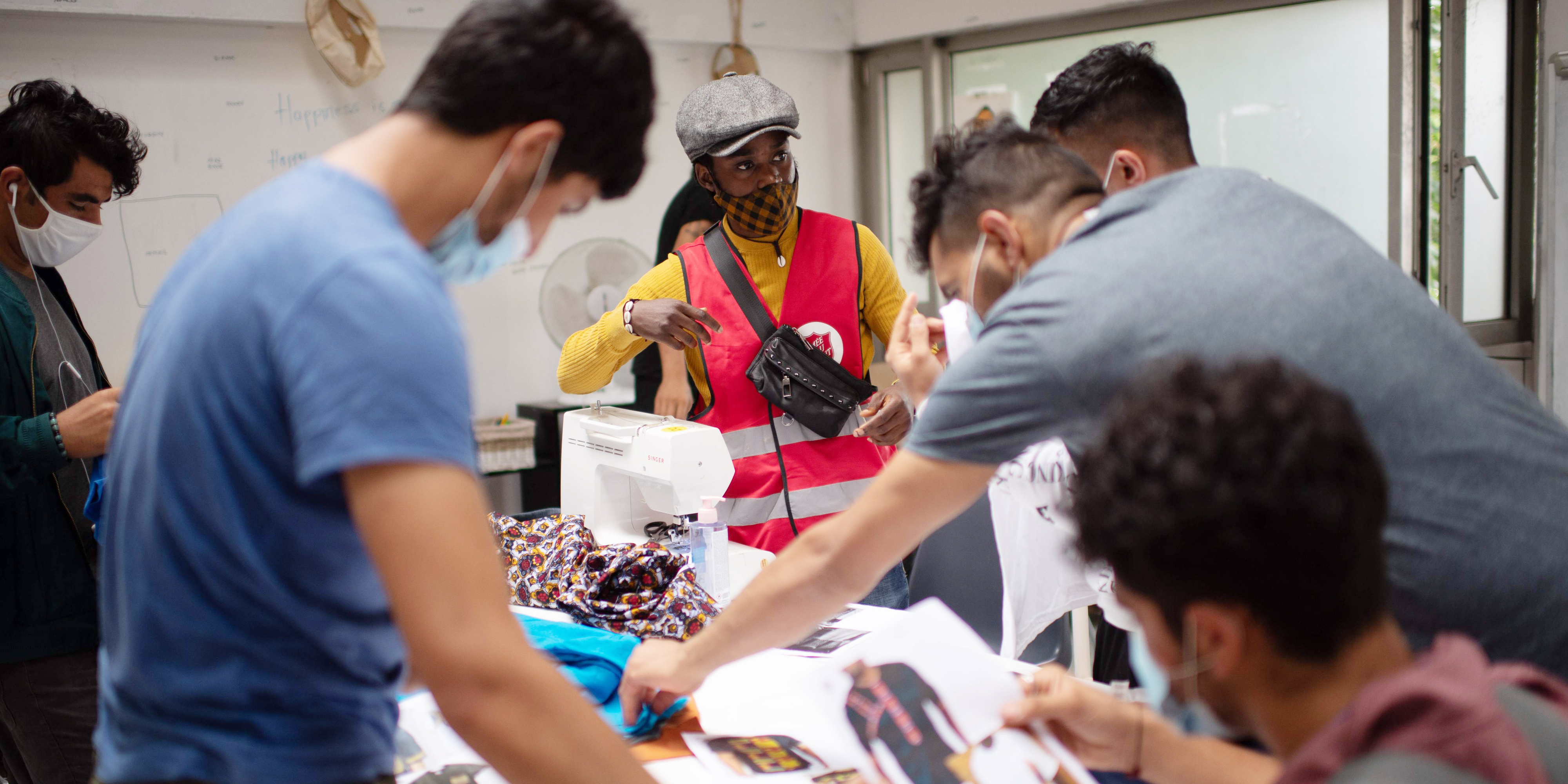 Jérôme Baku ist Migrant und Modedesgner.