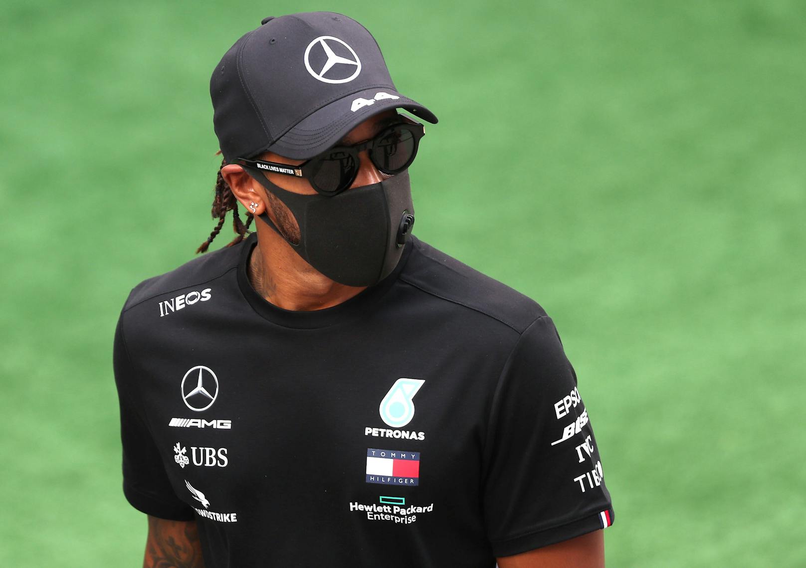 Lewis Hamilton sieht Startplatz eins nicht als Vorteil. 
