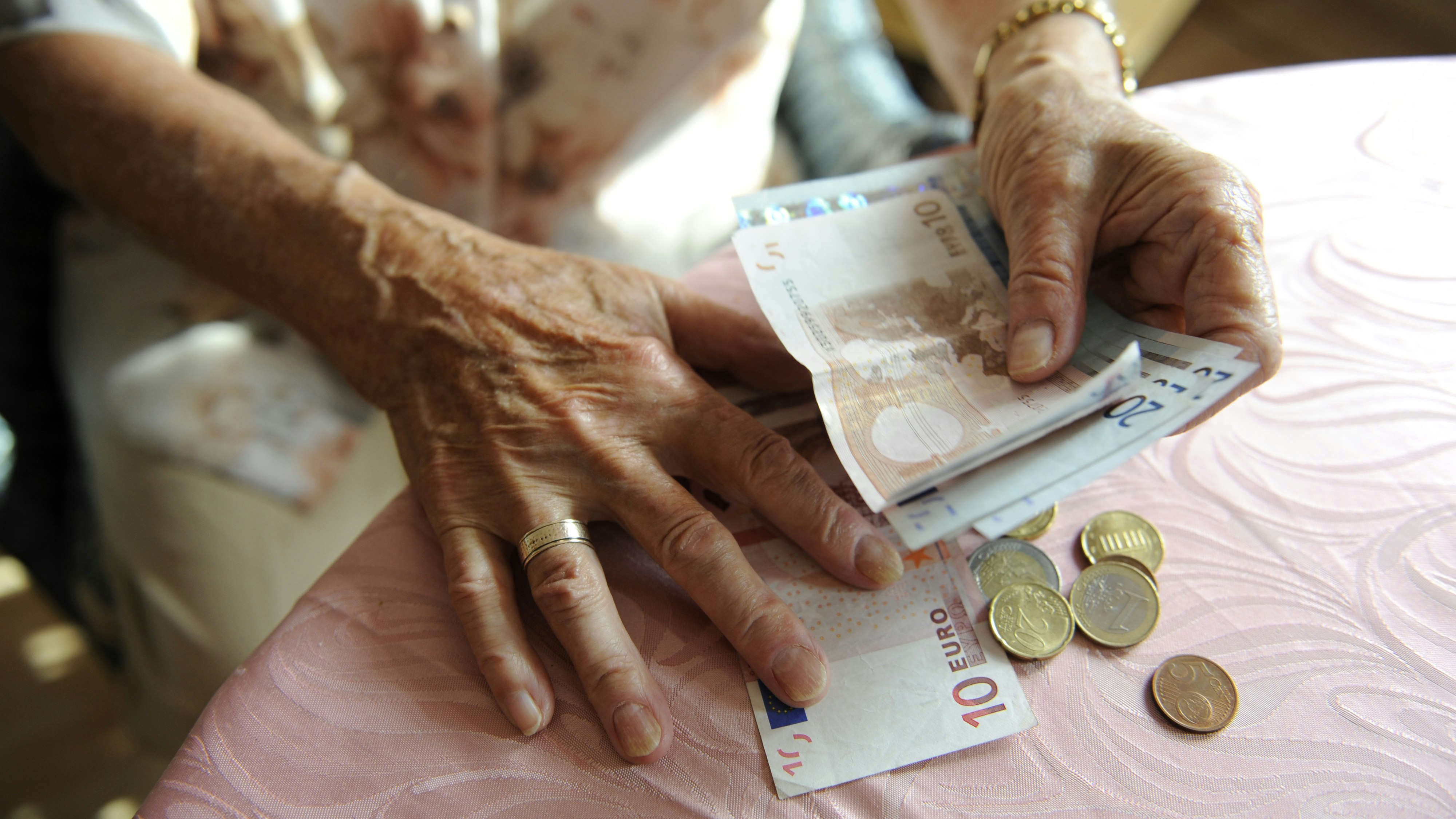 Bezieher kleiner Pensionen bekommen um 3,5 Prozent mehr.