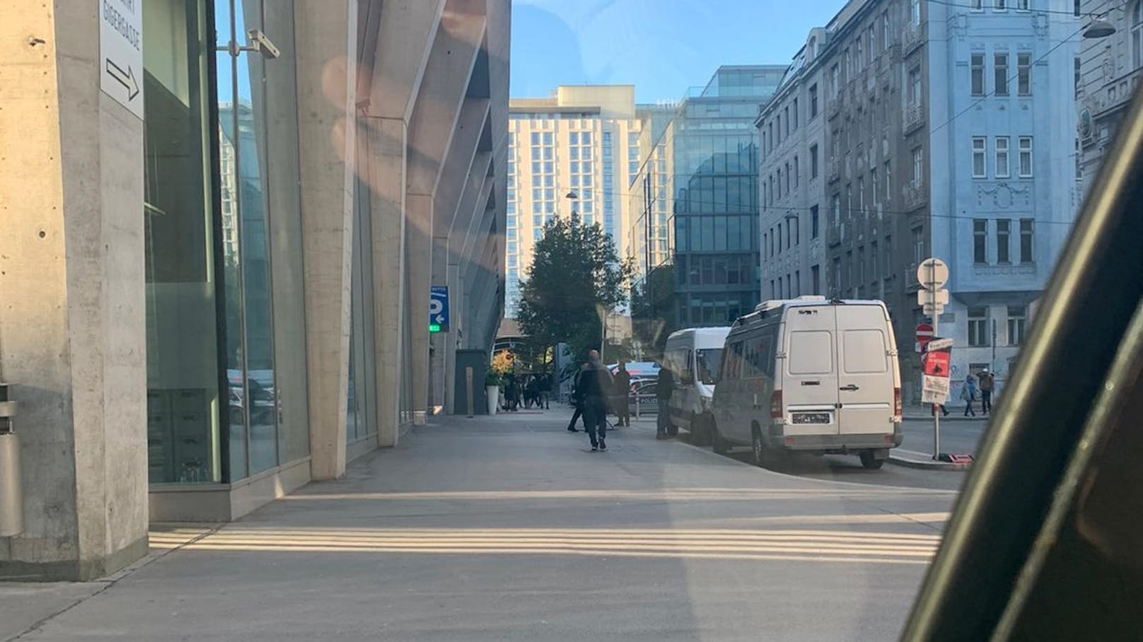 Bei der Mall in Wien-Landstraße fanden am Sonntagmorgen Dreharbeiten statt.