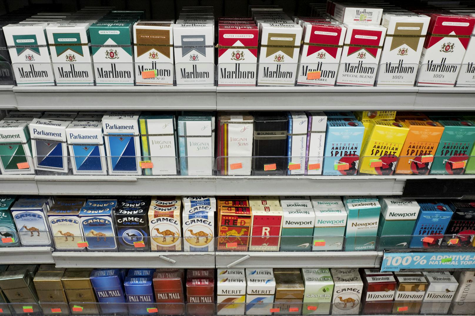 Beliebte Zigaretten wie Rote Marlboro werden derzeit in Österreich knapp.