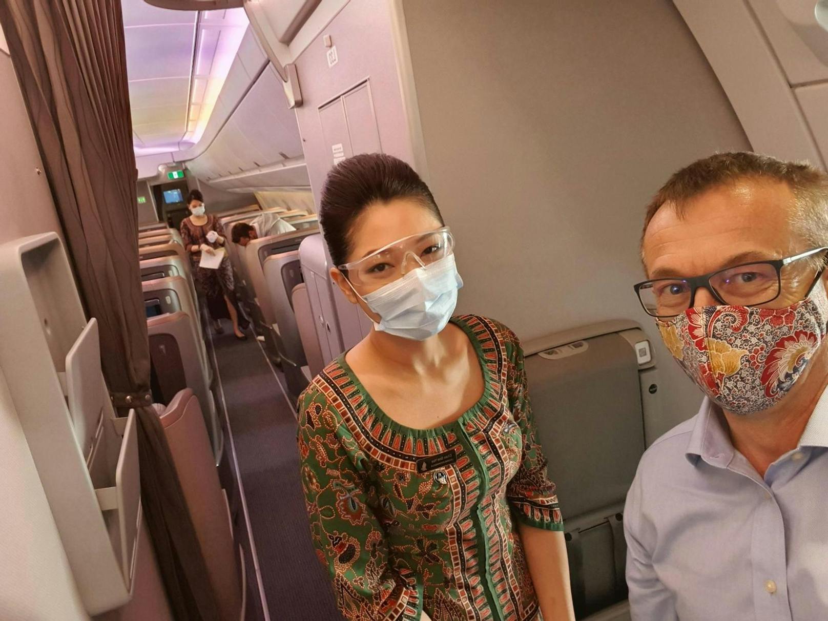 An Bord der Flugzeuge herrschte Maskenpflicht. Eine Maßnahme, die in der aktuellen Zeit zum Reisen dazugehört. Man gewöhne sich daran, meint Stephan Roemer.<br>