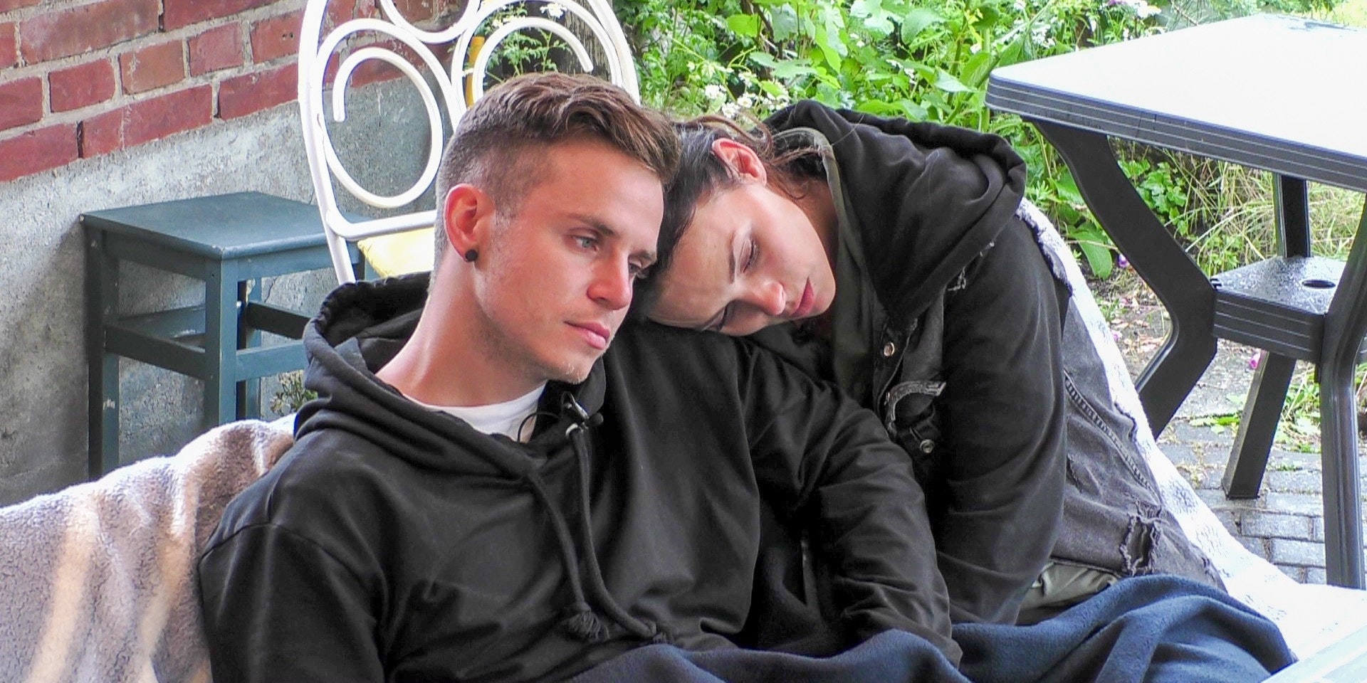 <strong>Henning</strong> und <strong>Denise </strong>hielten es im "Sommerhaus der Stars" nicht mehr aus und verließen freiwillig die Trash-WG.