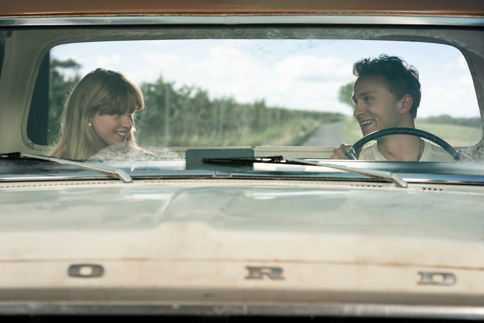 Steffi (Sinje Irslinger) und Steve (Max Hubacher) begeben sich in 