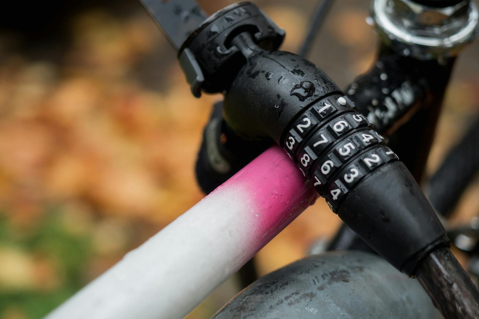 Der Linzer stahl ein rosa Damenrad, weil er bei den anderen Fahrrädern die Schlösser nicht knacken konnte.