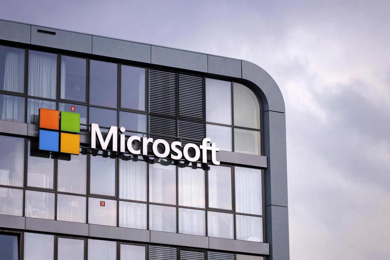 Kämpft mit großen Problemen: Der Microsoft-Konzern teilte weltweite Systemausfälle bei einigen seiner Dienste mit.