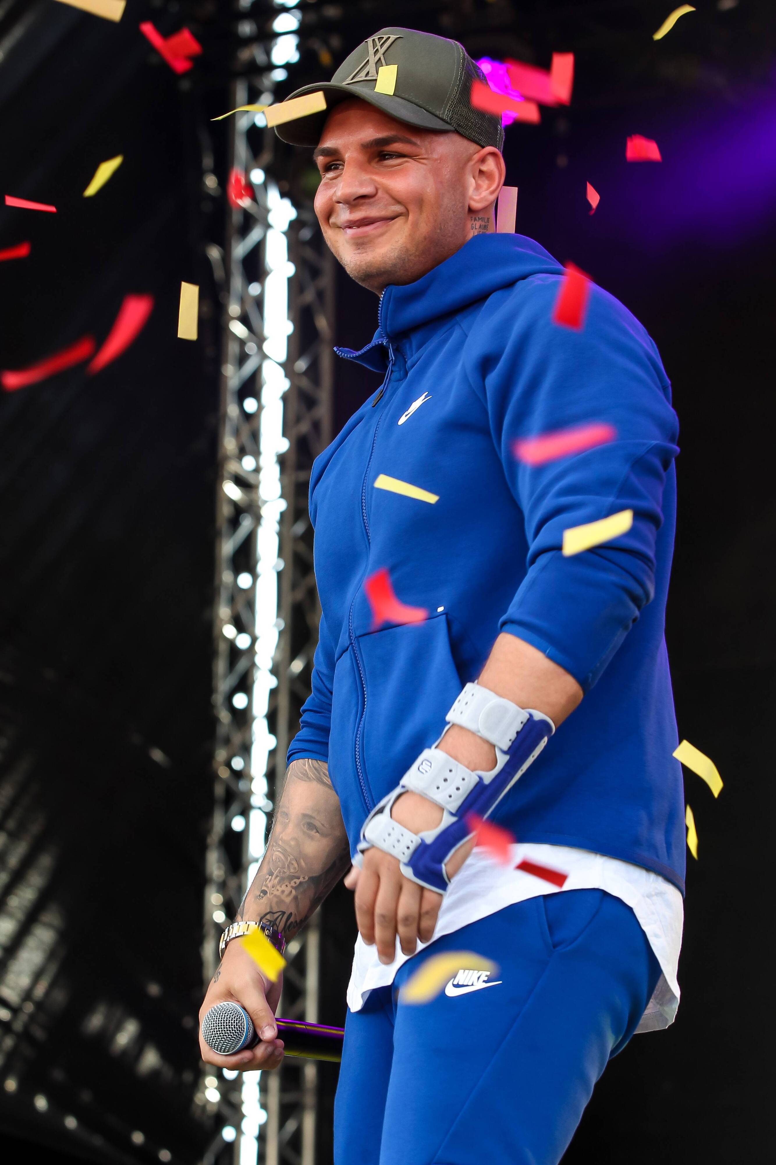 Für Publikumsliebling <strong>Pietro Lombardi</strong>läuft's auch privat hervorragend: Seit einer Woche ist seine Liebe zu seiner neuen Freundin Laura offiziell.