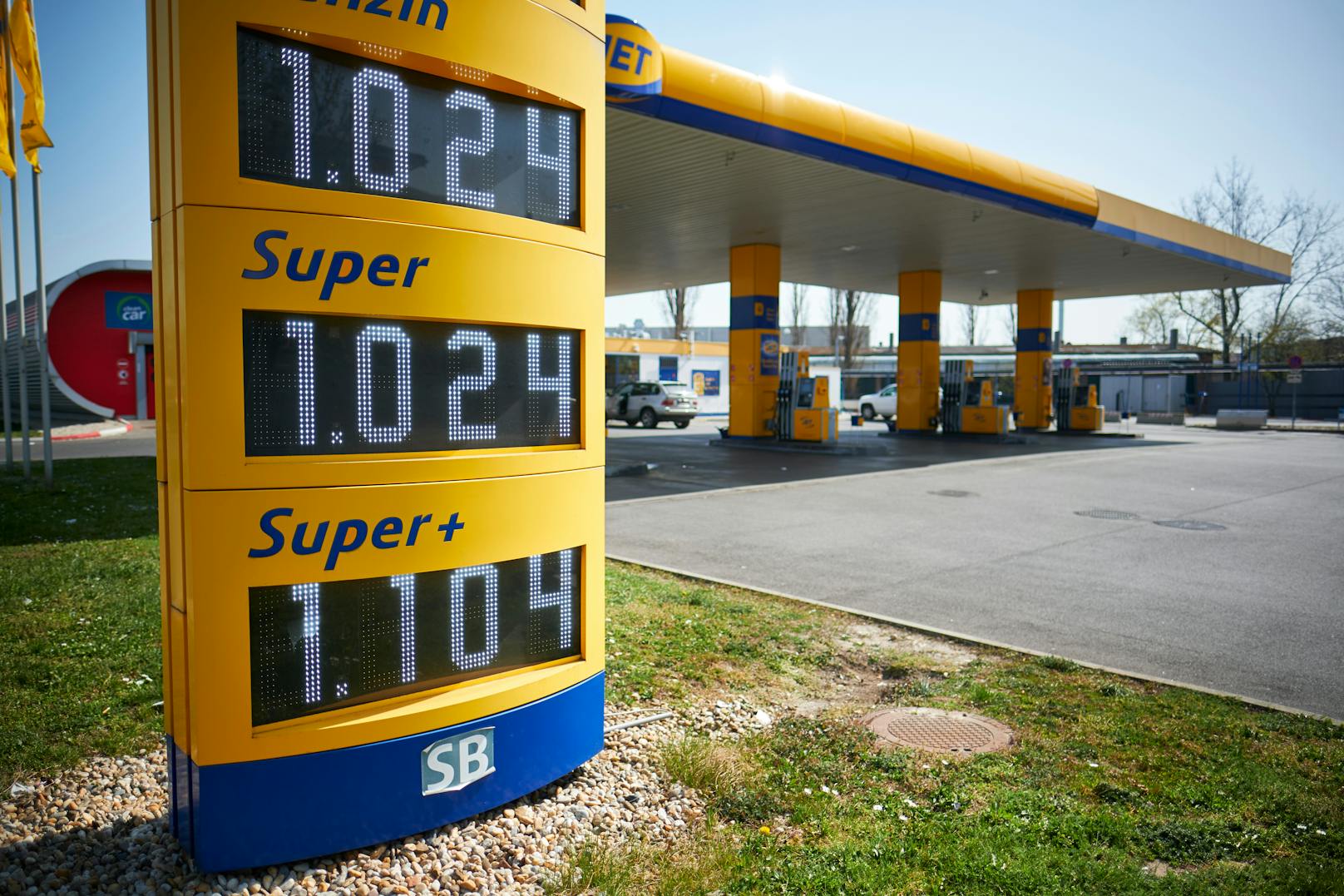 Vier Euro pro Liter Sprit – damit das Klima besser wird