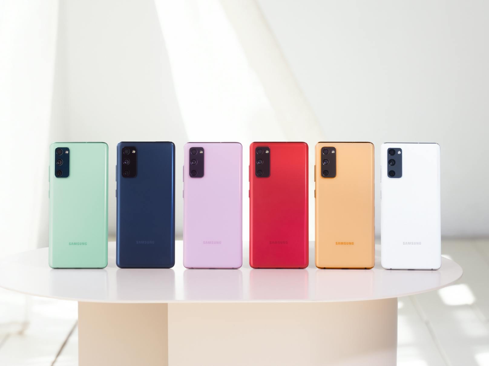 Edel, bunt, 649 Euro teuer. Samsung hat das neue Galaxy S20 Fan Edition (FE) vorgestellt.