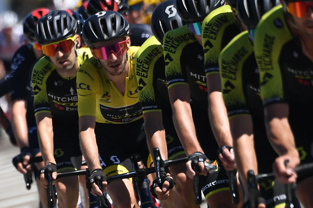 Adam Yates bleibt weiterhin im gelben Trikot. 