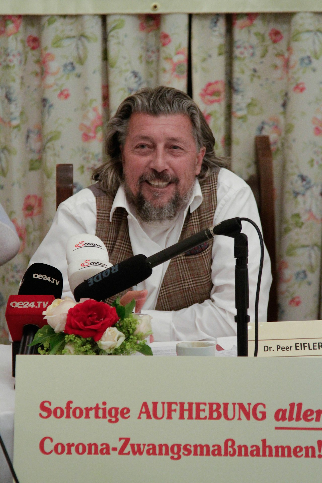 Heute.at - Berufsverbot für Arzt, der Masken-Atteste verkaufte