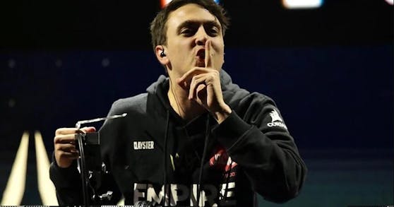 James "Clayster" Eubanks darf nach nur einem Tag als Weltmeister wieder ein neues Team suchen.