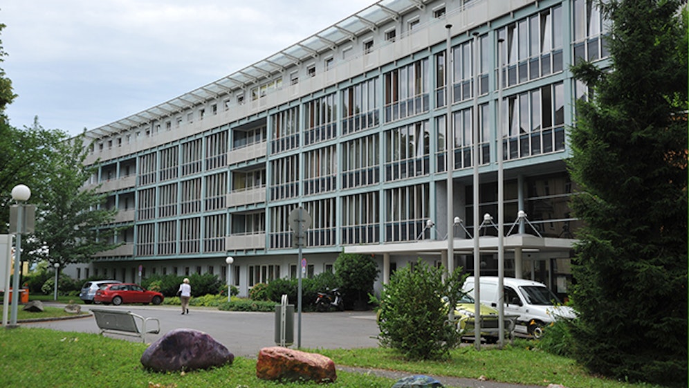 800 Mitarbeiter der Seniorenzentren Linz (im Bild Spallerhof) sollten doppeltes Gehalt bekommen. In vielen Fällen bemerkten die Banken den Fehler vor der Überweisung.