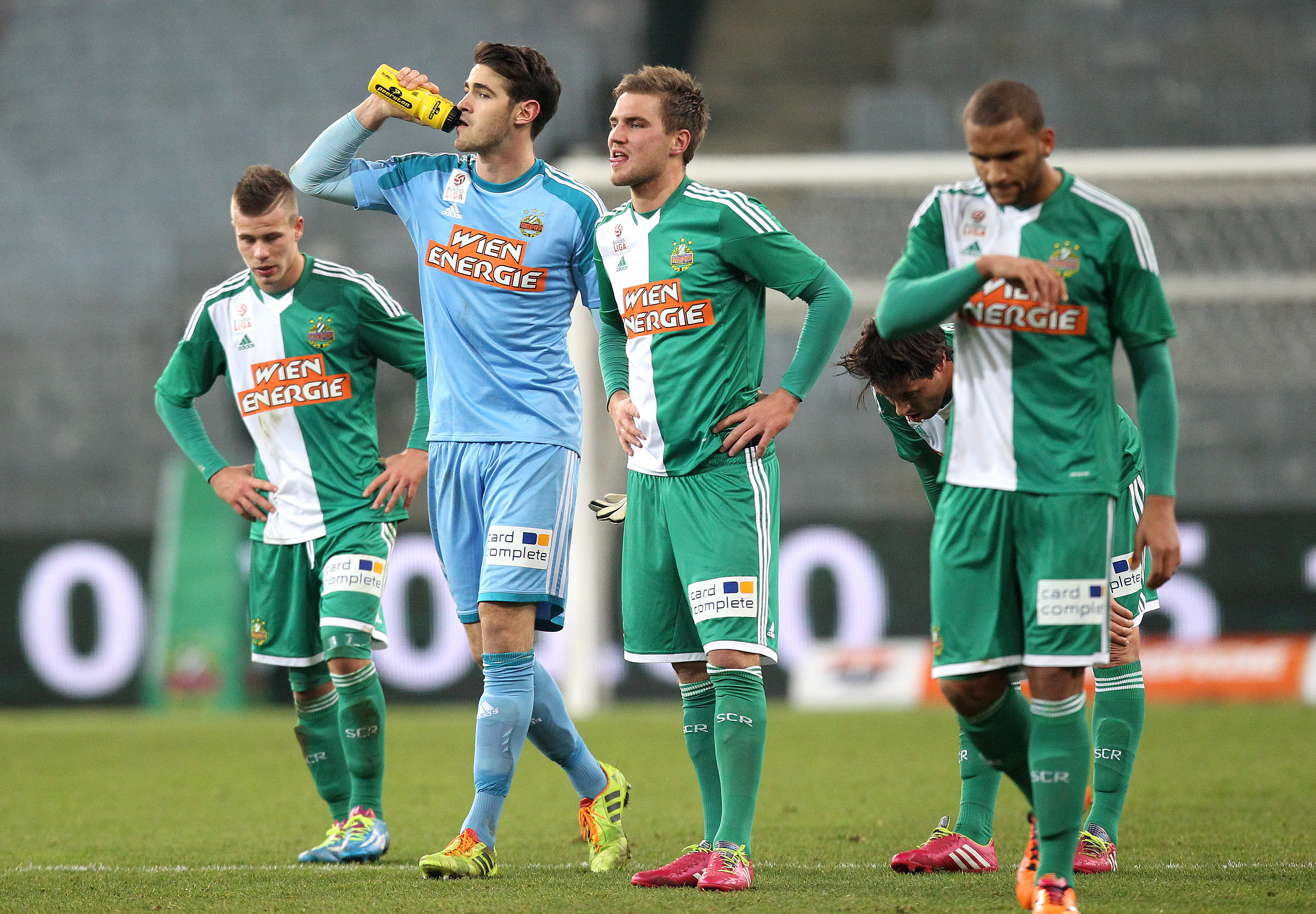 Lange Gesichter nach Rapids 0:0 gegen Wiener Neustadt: Dominik Starkl, Samuel Radlinger (vor der Hochzeit), Lukas Grozurek, Branko Boskovic und Terrence Boyd.