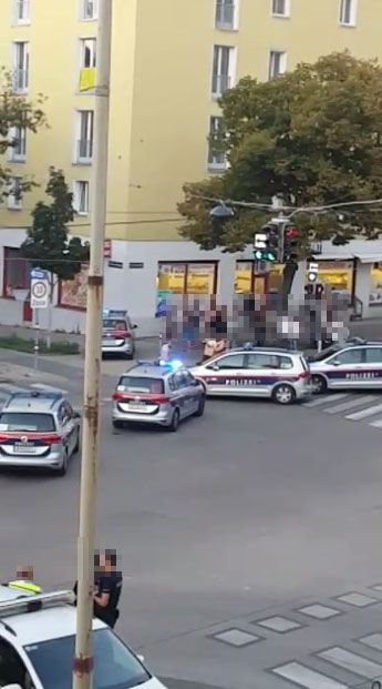 Die Polizei und Rettung waren vor Ort.
