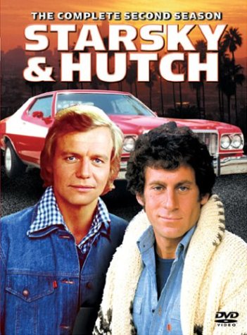 Der Ford aus Starsky & Hutch (zu sehen im Hintergrund) wird versteigert.