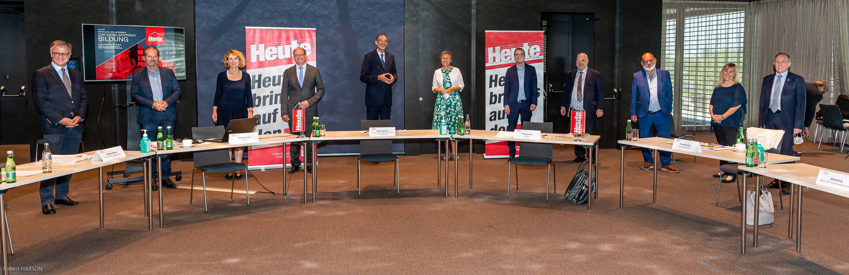 Expertenrunde v.l.: Markus Müller, Franz-Josef Lackinger, Ulrike Sych, Karl Wöber, Heinz Faßmann, Christa Schnabl, Johan F. Hartle, Alfred Pritz, Herbert Schweiger, Angela Schmidt, Fritz Schmöllebeck