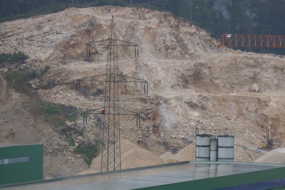 In Molln ging eine Sprengung schief. Ein Mann wurde schwer verletzt.
