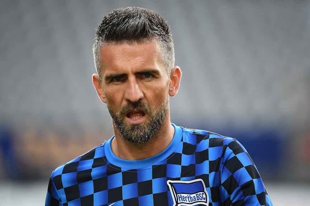 Vedad Ibisevic stürmt für Schalke ohne Gehalt. 