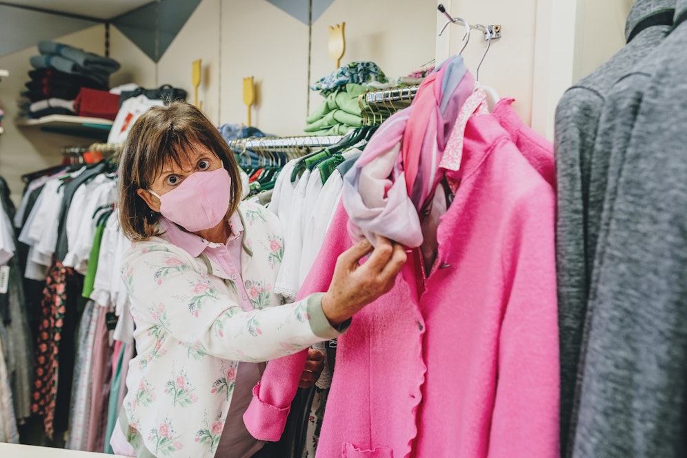 Steht die Corona-Ampel auf Gelb, muss in allen Geschäften wieder Schutzmaske getragen werden