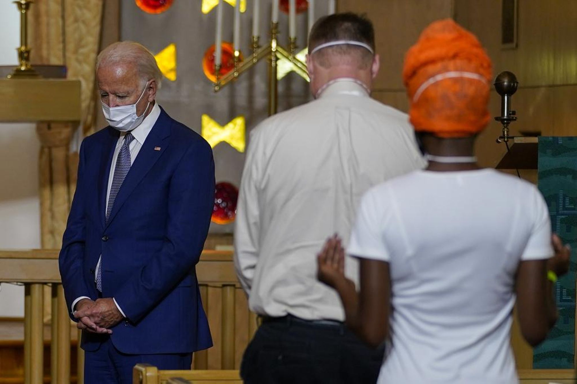 Joe Biden in der Kirche: Der demokratische US-Präsidentschaftskandidat hörte sich die Berichte von Einwohnern, Ladenbesitzern und Polizisten über Rassentrennung und die Unruhen an.