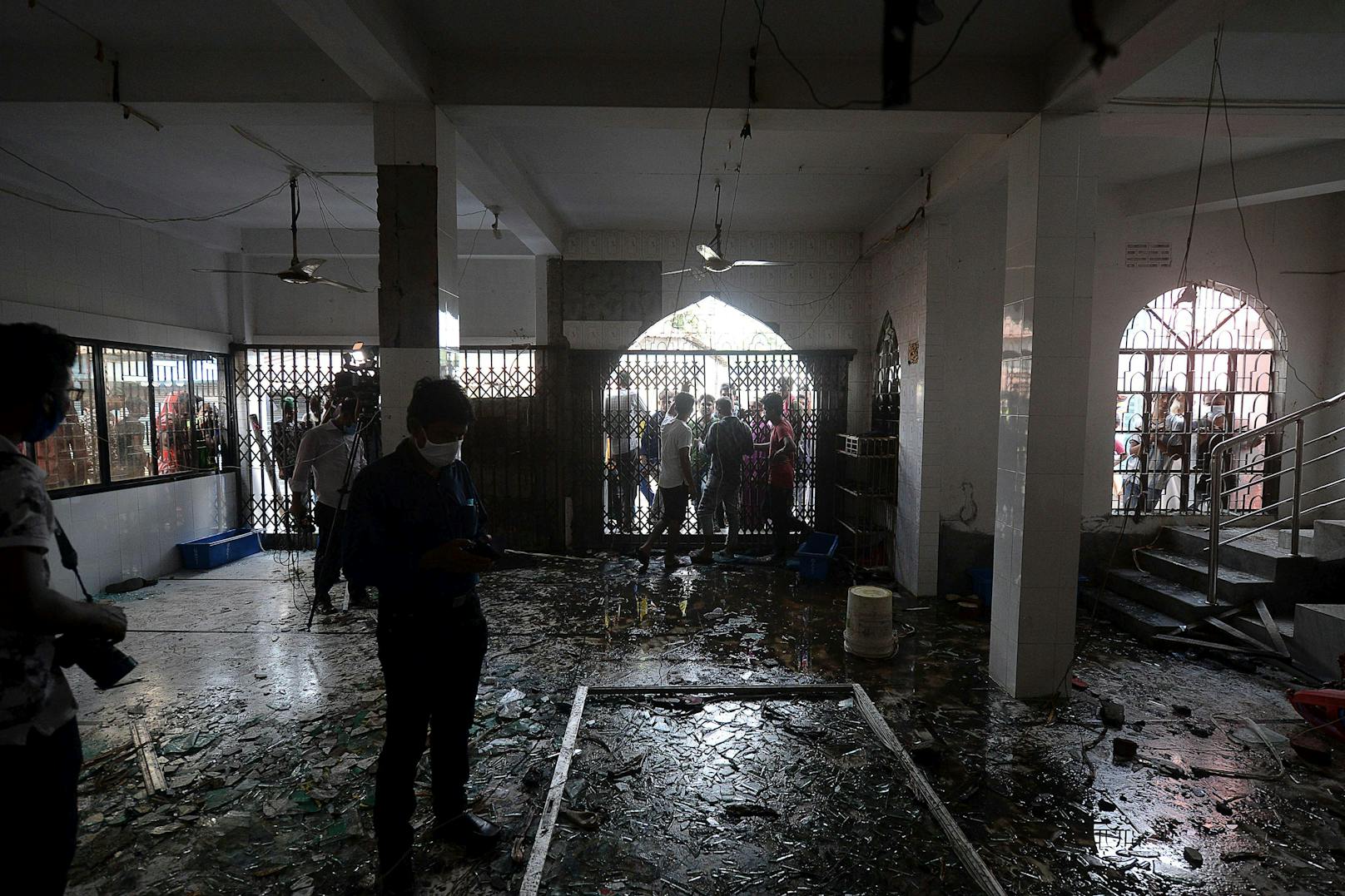 Klimaanlagen explodieren in Moschee – elf Tote